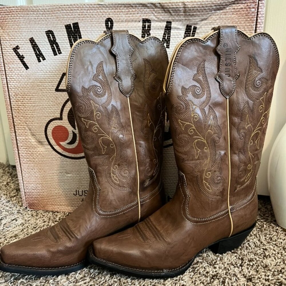 NIB Justin Ladies Boots - Wood Brown Burnish - Style JBL1116 (Size 8.5B)